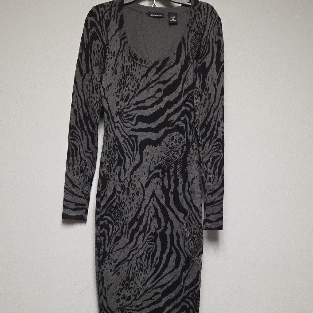 Moda International Black and Gray Long Sleeve Dress